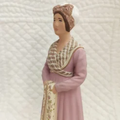 Arlésienne XVIIIème 18cm
