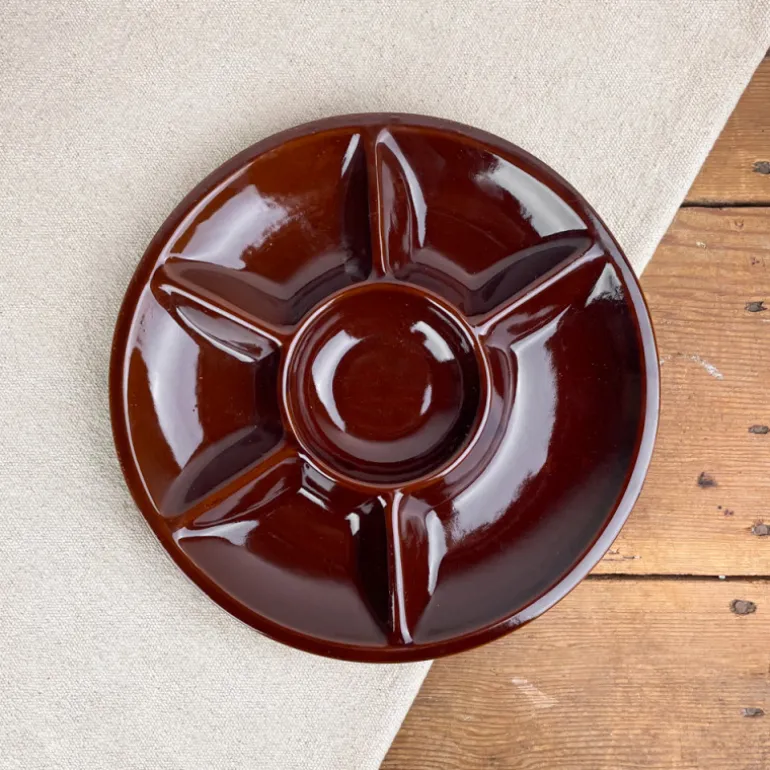 Assiette à fondue bourguignonne en céramique marron