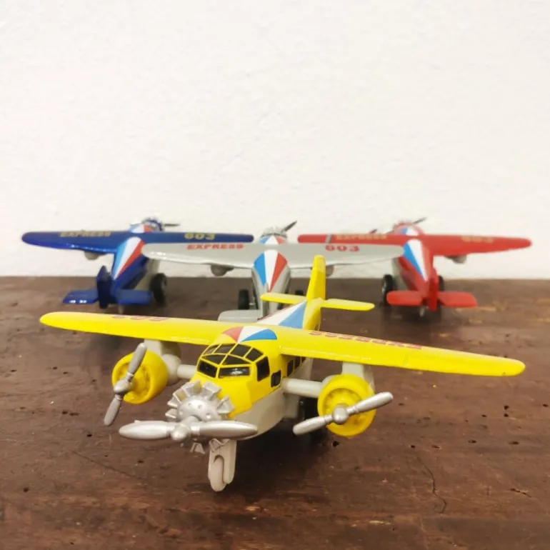 Avion à rétro-friction