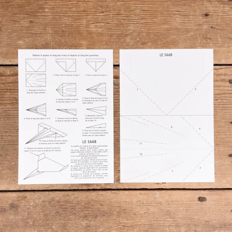 32 Avions de papier