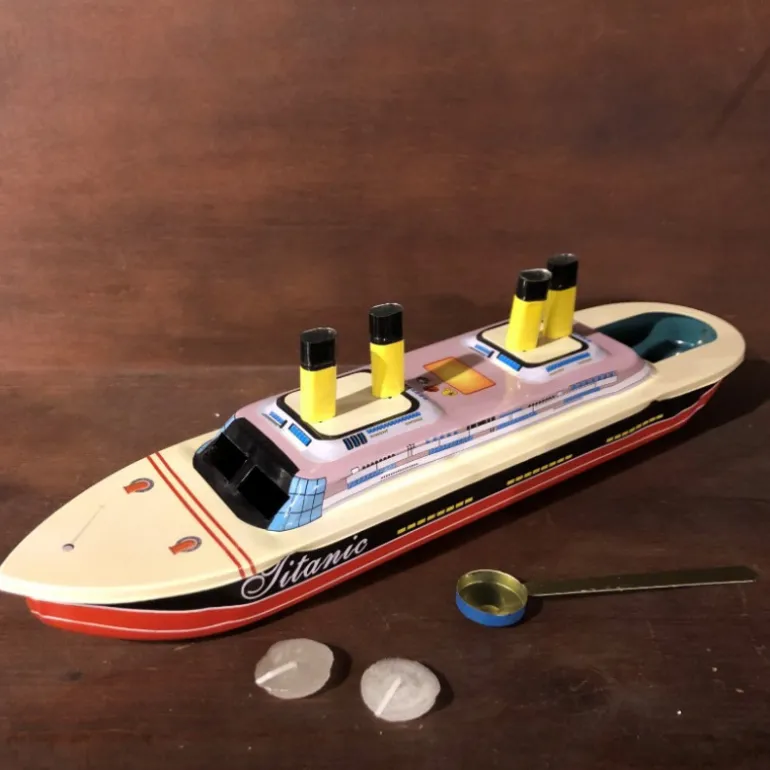 Bateau TITANIC pop-pop