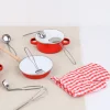 Batterie de cuisine rouge pour enfants