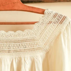 Blouse col dentelle
