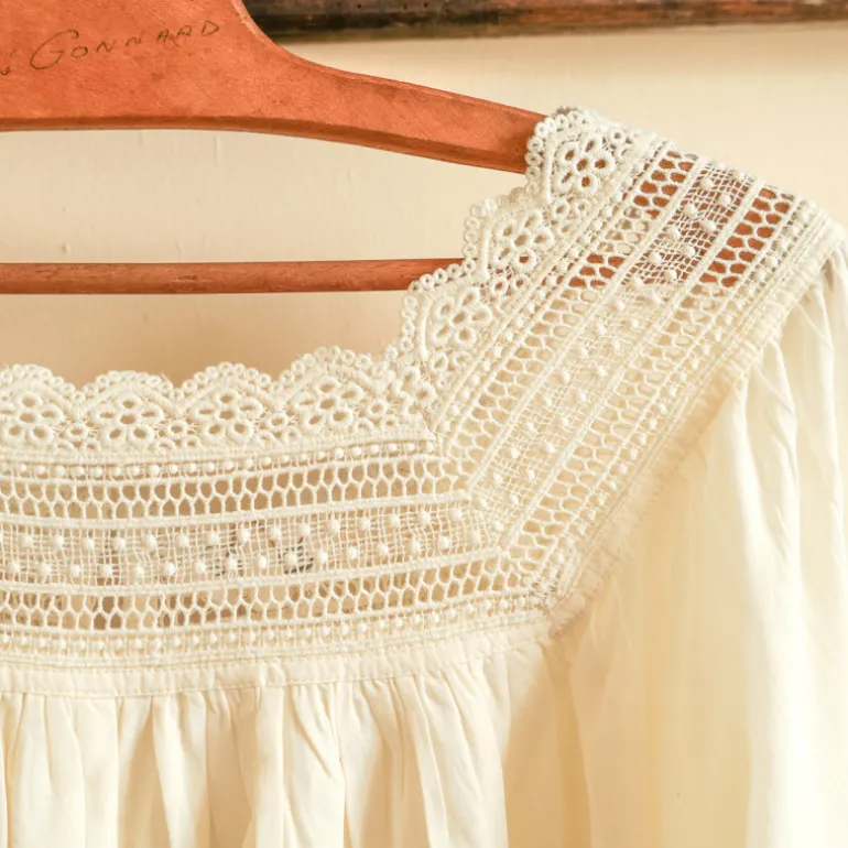 Blouse col dentelle