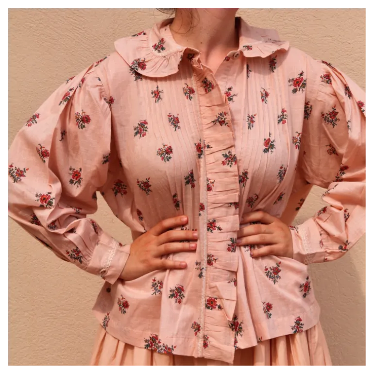Blouse rose à fleurs