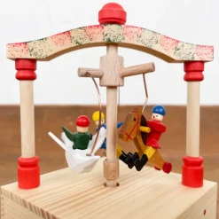 Boîte à musique en bois Carrousel