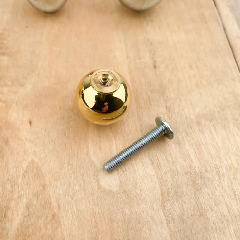 Bouton boule en laiton