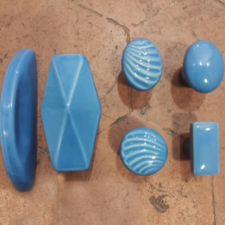 Boutons de porte & placards porcelaine bleu azur