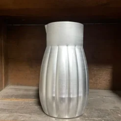 Broc festonné en aluminium 1.3L