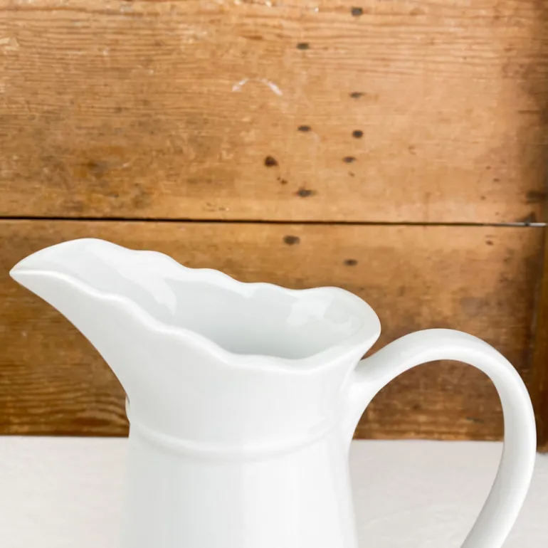 Broc Jeannot en porcelaine de Limoges