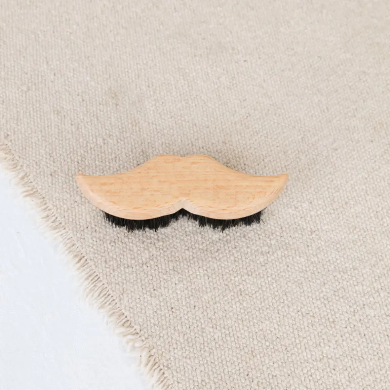 Brosse à moustache