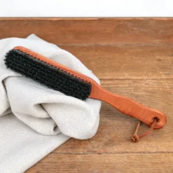 Brosse à vêtement