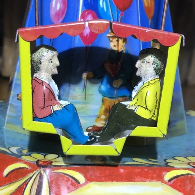 Carrousel à balançoires