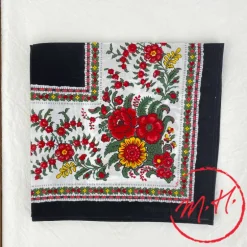 Carré provençal noir fleurs rouges