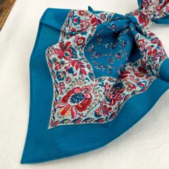 Carré provençal turquoise