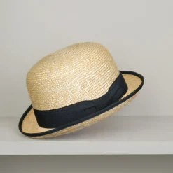 Chapeau melon en paille tressée