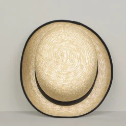 Chapeau melon en paille tressée