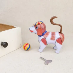 Chien mécanique et son ballon