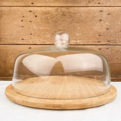 Cloche en verre sur plateau en bambou