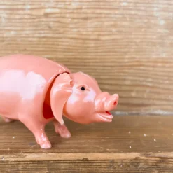 Cochon qui hoche la tête