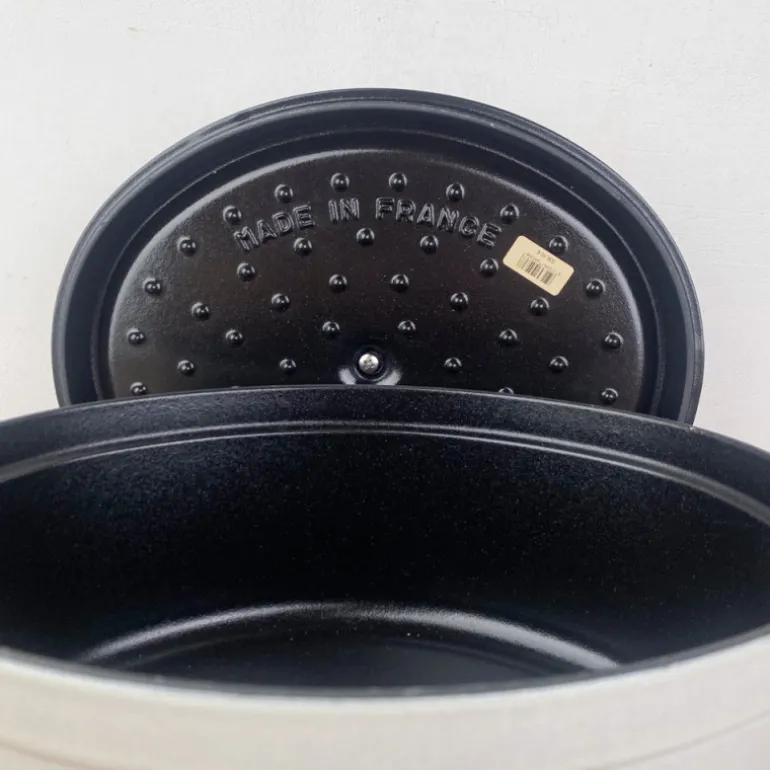 Cocotte en fonte ovale truffe blanche