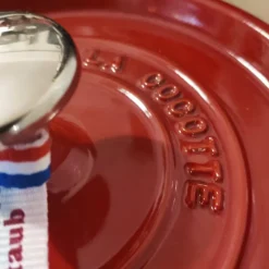 Cocotte en fonte ronde cerise