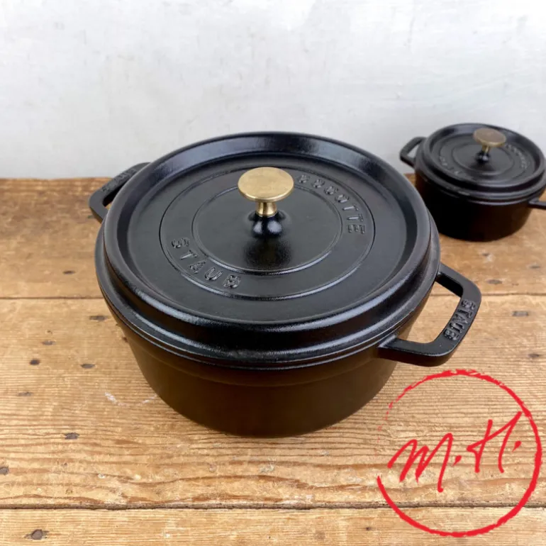Cocotte en fonte ronde noire mate