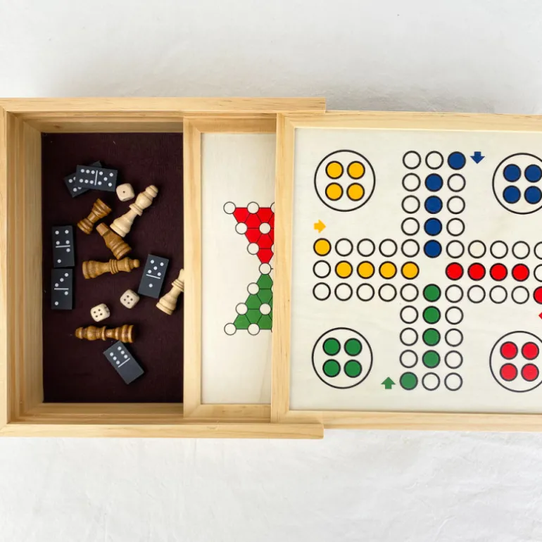Coffret de jeux de plateau en bois