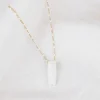 Collier cigale faïence blanche