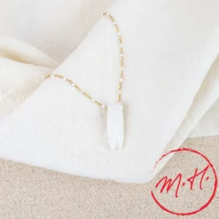 Collier cigale faïence blanche