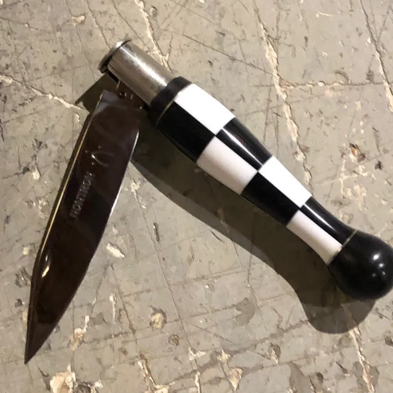 Couteau Nontron n°25 manche boule 12cm damier