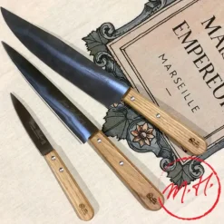 3 couteaux de cuisine avec manches en chêne