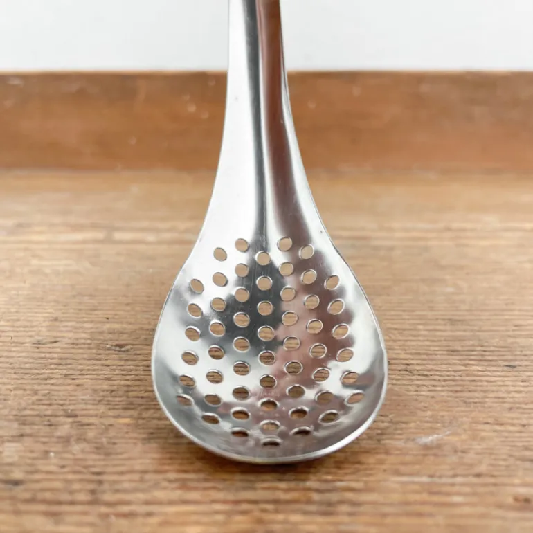 Cuillère percée pour cuisine moléculaire