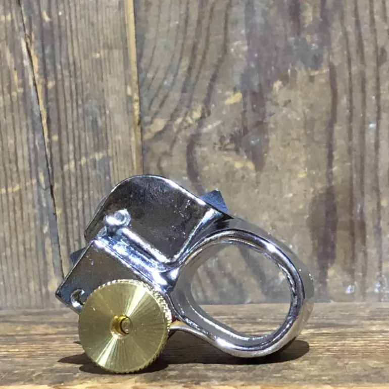 Cutter à doigt pour le cuir