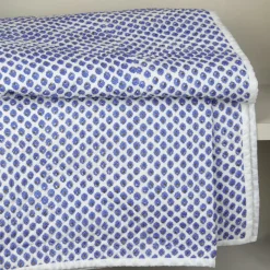 Dessus de lit piqué pâquerette bleue
