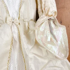 Déguisement robe de princesse dorée à cape