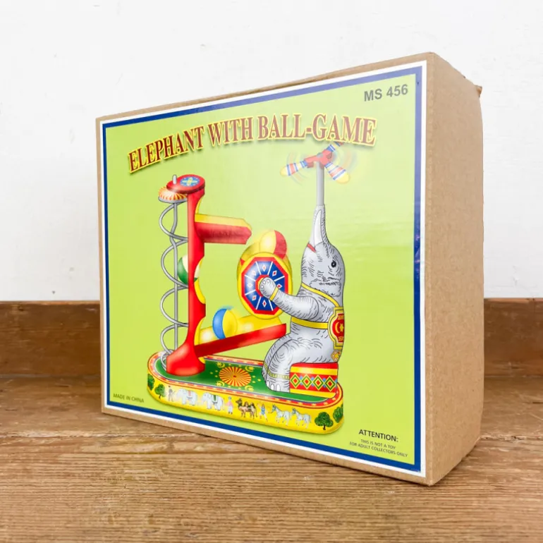 Eléphant jongleur mécanique