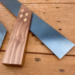 Equerre d'onglet en bois de rose et laiton