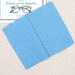 Essuie verre à lunettes