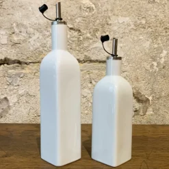 Huilier en céramique blanche