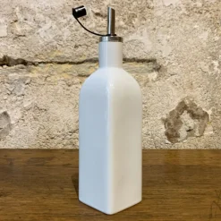 Huilier en céramique blanche