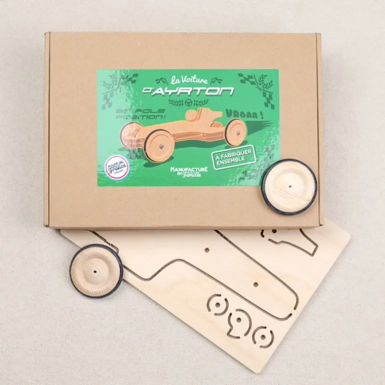 La voiture en bois d'Ayrton à assembler