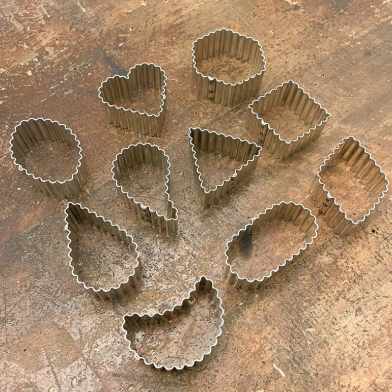Lot de 10 emporte-pièce dentelés