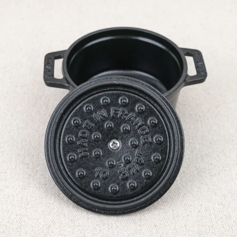 Mini cocotte en fonte Staub