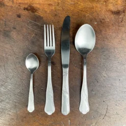 Ménagère 24 pièces en acier mat