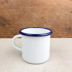 Mug en émail blanc liseré bleu