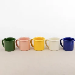 Mug en émail coloré