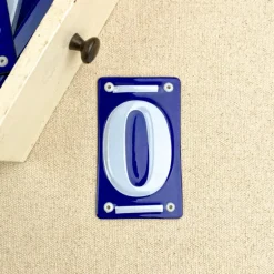 Numéro de maison en émail