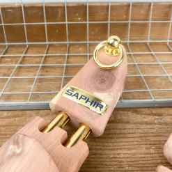 Paire d'embauchoirs en cèdre Saphir