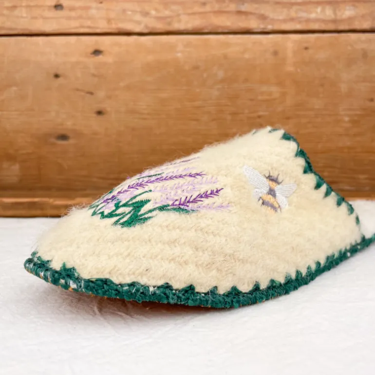 Pantoufles fleuries en laine